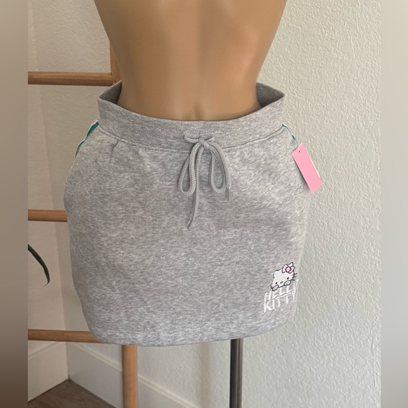 NWT Women's Hello Kitty Colorblock Mini Graphic
Skirt - Heather Gray - Picture 5 of 8